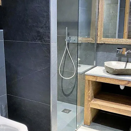 De Luxe Avec Jacuzzi, Sauna, Parking Et Wifi Aux Gets - Fr-1-598-19