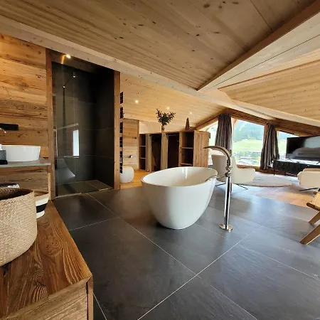 De Luxe Avec Jacuzzi, Sauna, Parking Et Wifi Aux Gets - Fr-1-598-19 Chalet *