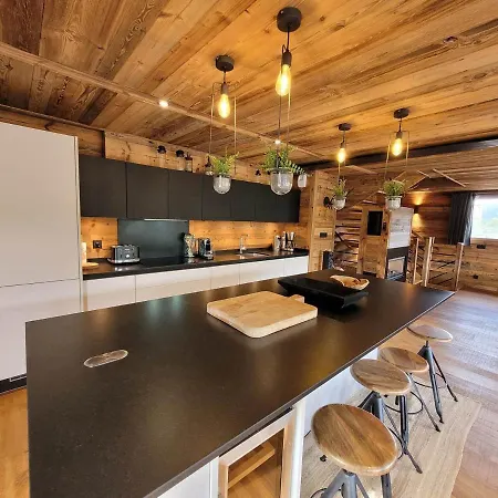 Chalet De Luxe Avec Jacuzzi, Sauna, Parking Et Wifi Aux Gets - Fr-1-598-19