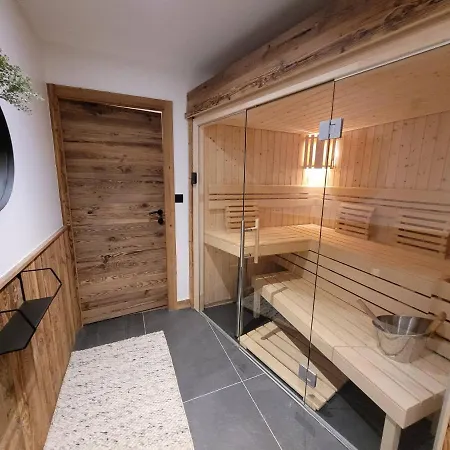 De Luxe Avec Jacuzzi, Sauna, Parking Et Wifi Aux Gets - Fr-1-598-19 Chalet *